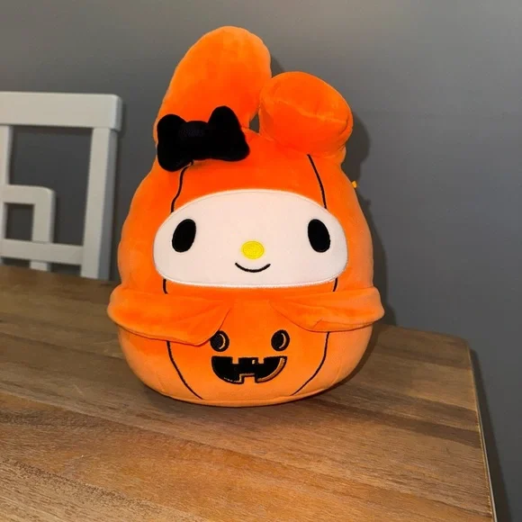 Hello Kitty Orange Halloween Plush - Picture 1 of 3